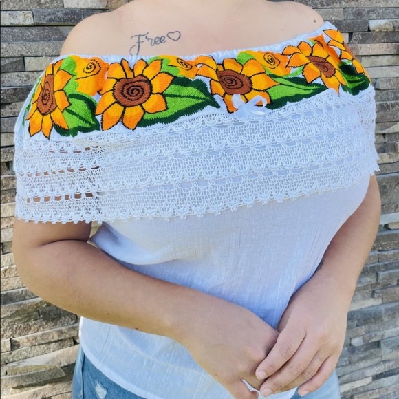 Off shoulder top - Picture 2 of 2